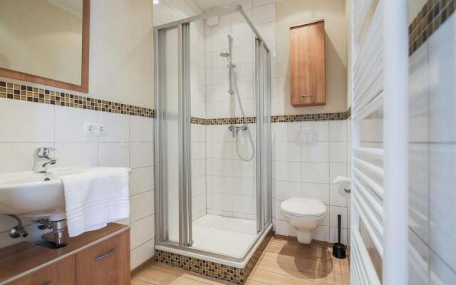 Buedlfarm-Treckerschuppen