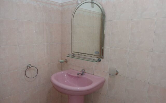 Kandy Casual Tourist Hotel