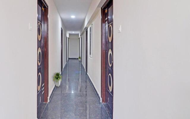 OYO Flagship 806332 Sai Mansion