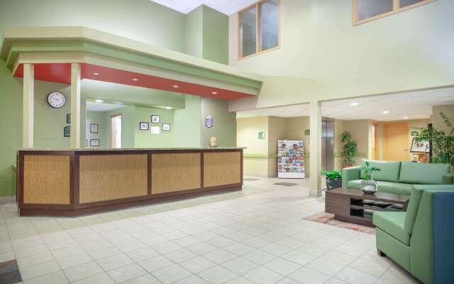 Super 8 by Wyndham Midland
