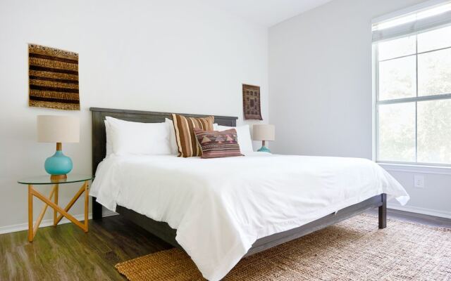 Artsy South Congress Suites by Sonder