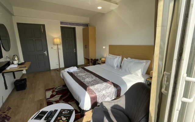 Saltstayz Express – Medicity (Near Medanta Hospital)