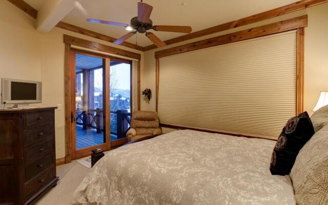 Last Sun at The Cove by Alpine Ski Properties