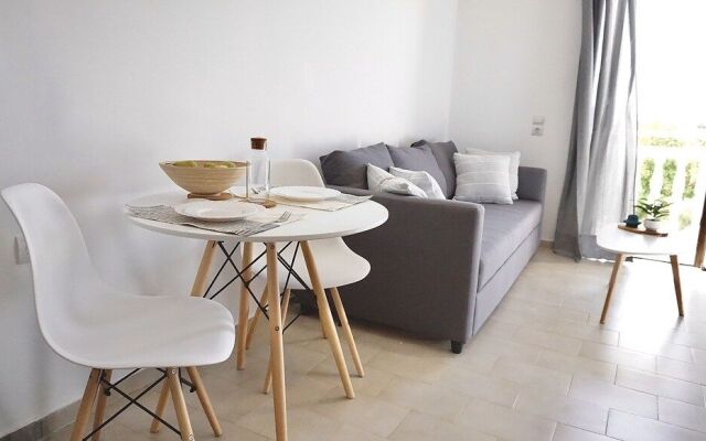 Xenios Avlais Apartments