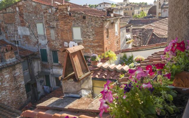 Ottavia by Vacation in Lucca