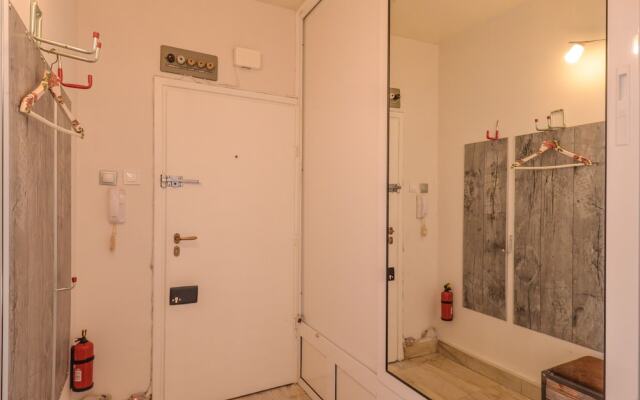 FM Deluxe 2-BDR Apartment - Our Home Is Your Home