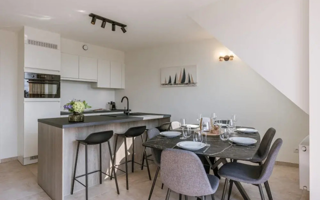 Spacious High-quality Duplex Apartment in Ostend