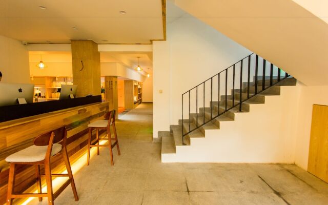 Wangshan Travelling With Hotel