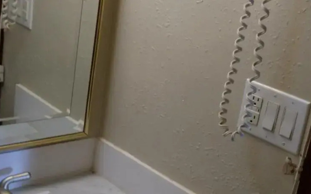 Budget King Motel