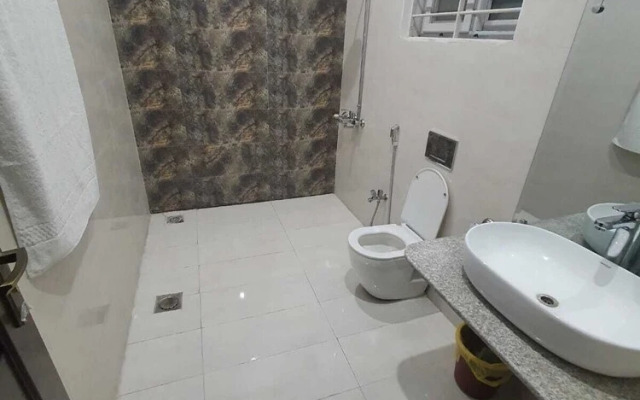 Roomph Transit Guest House