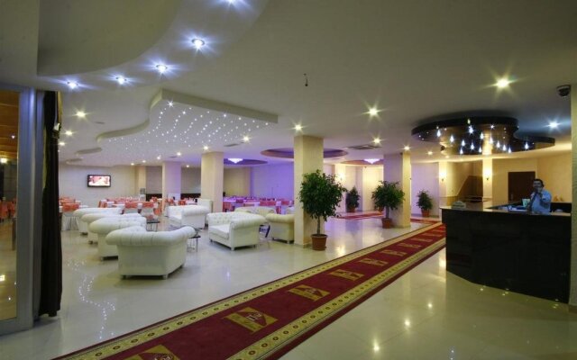 Grand De-liban Hotel