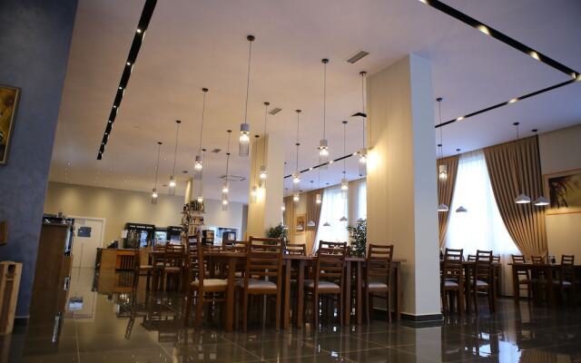 Twin Towers Hotel
