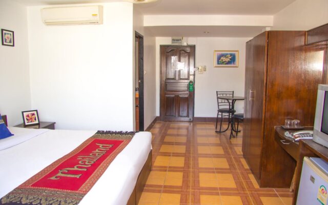 Sanuk Sabai Inn