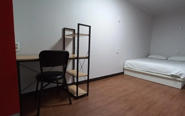 Kimchee Busan Downtown Guesthouse - Hostel