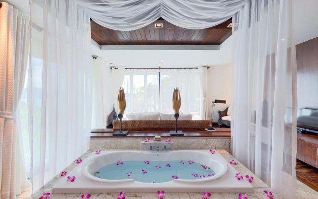Spectacular Seaview Pool Villa Kalim 6