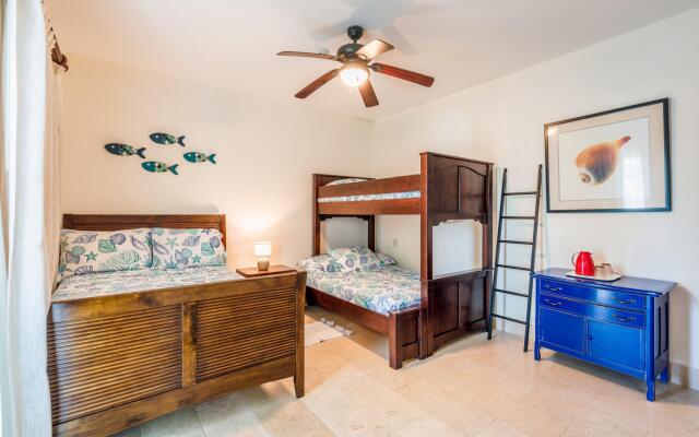 Beachfront w Direct Beach Access Private Jacuzzi