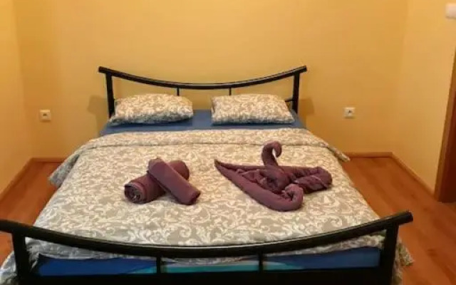 1 st may plaza de luxe