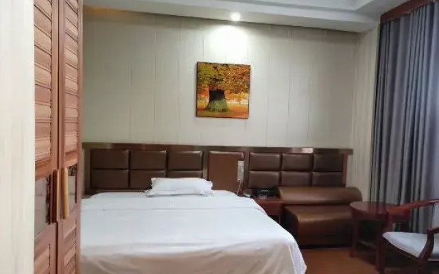 Sanhe Holiday Inn