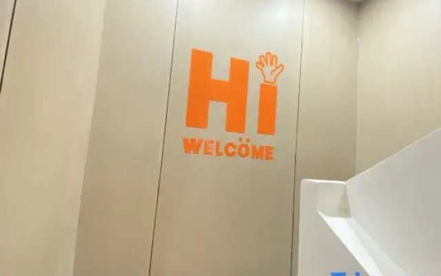 Sansishe Hotel (Kunming college store)