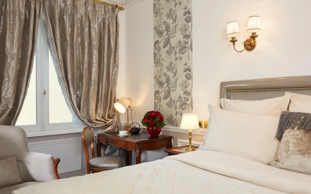 Hotel Elysées Paris