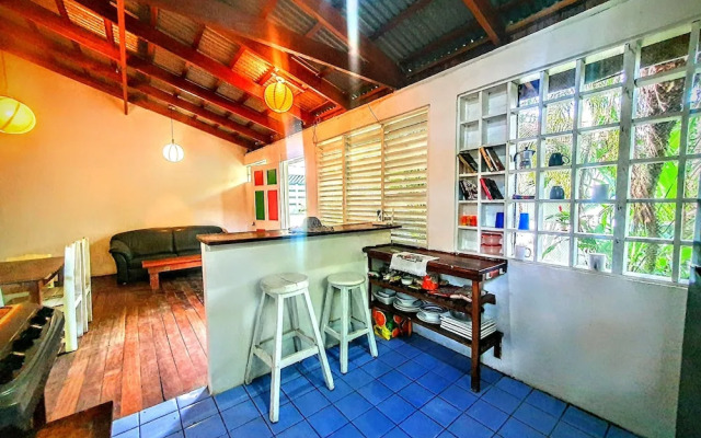 Arana House