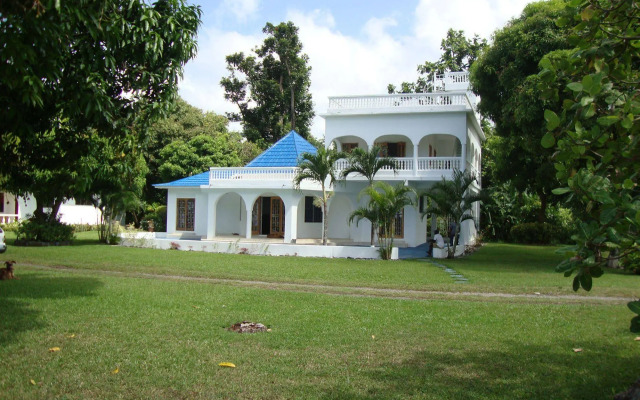 By the Sea Vacation Home and Villa