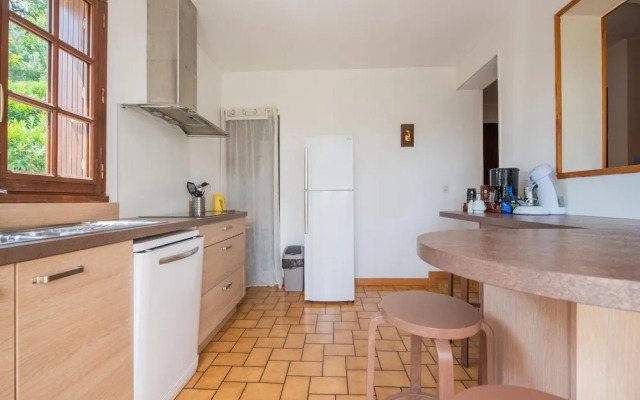 Inviting Holiday Home in Miremont With Garden