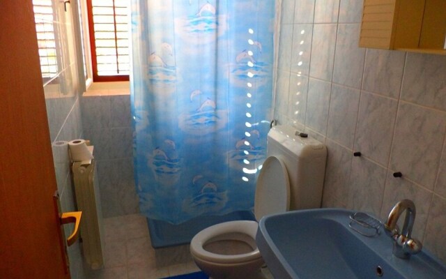 Spacious and Sunny Apartment on Island Rab