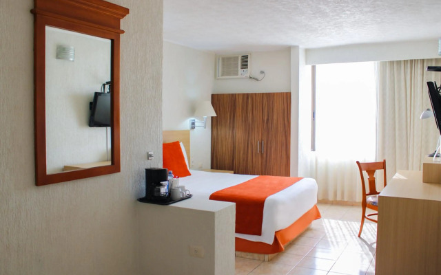 Hotel & Suites Real del Lago
