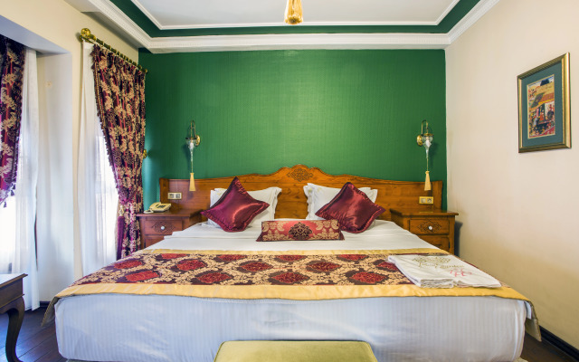 Rose Garden Suites