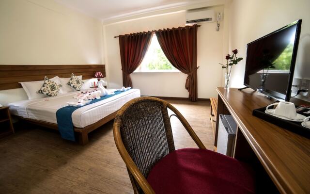 Royal Aykare Lodge