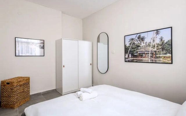 Spacious & Bright 3BR Apt with City View