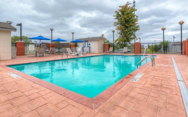 Holiday Inn Express Hotel & Suites Memphis Southwind by IHG