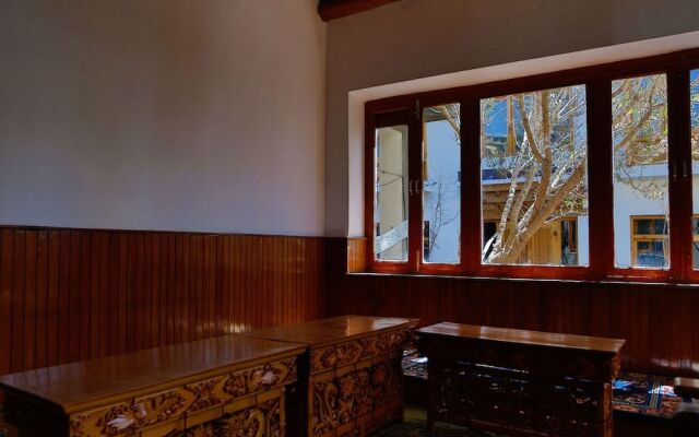 OYO 11490 Hotel Royal Hill