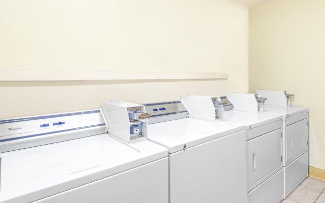 Travelodge by Wyndham San Antonio Downtown Northeast