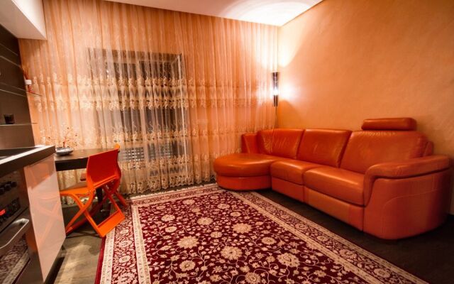 Home Holiday Magenta