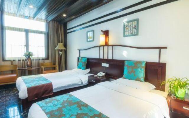 Donglai Courtyard Inn