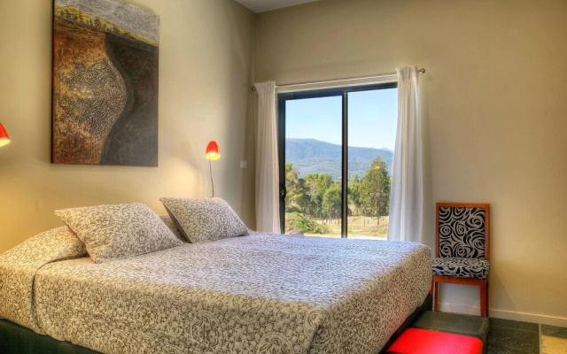 Spring Spur Stay