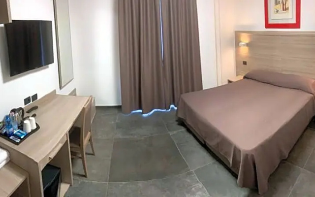 Tiby Hotel