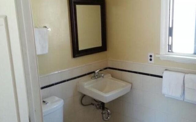 Mt. Gleason Motorlodge