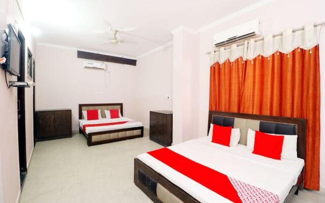 Oyo 39635 Hotel Shree Om
