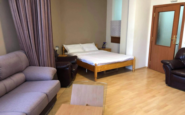 Flora Apartment 612A