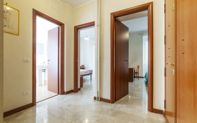 Piazza Re di Roma Apartment