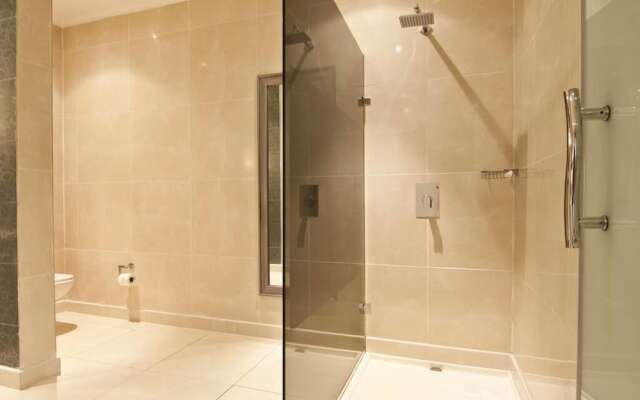 Eros Hotel and Suites Lekki