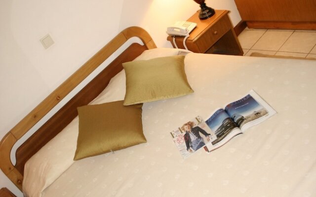 Sunshine Hotel