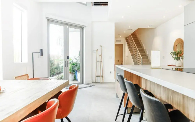 The Modernista 2 - Large Townhome With Pool