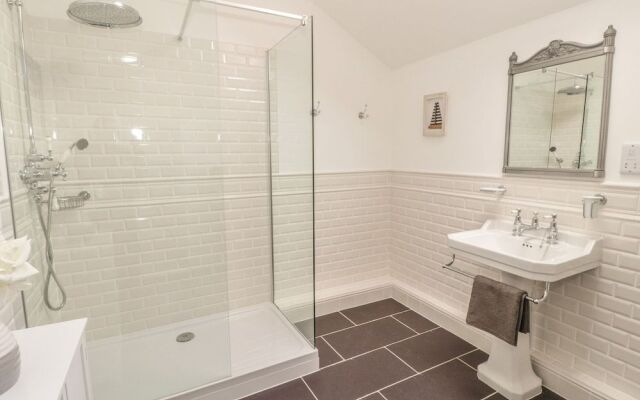 Bryn Derwen Coach House