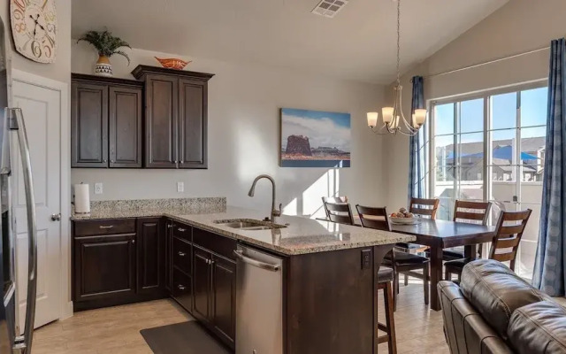 Desert Edge 3 Bedroom Townhouse by RedAwning