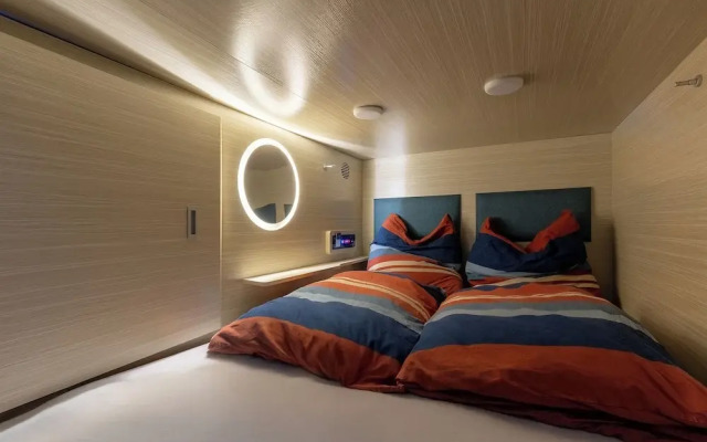 Mue Cubes - Capsule Hotel