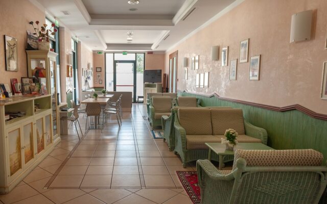 Hotel Mondial